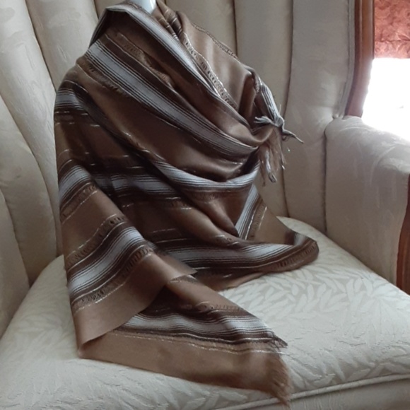 Women  Scarf, siz OS - Picture 3 of 4